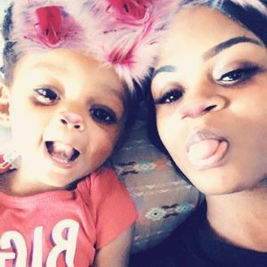 Meet your Posher, Nia